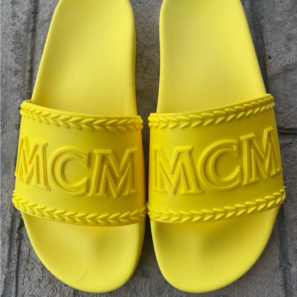 MCM rubber slides size EU 41 / US 8